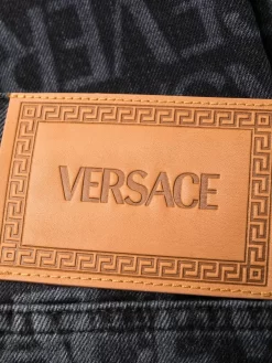 Herren Versace Straight-Leg-Jeans Mit Logo-Print 13 Herren Versace Straight-Leg-Jeans Mit Logo-Print -Modekollektions geschäft 19498480 44175739 1000