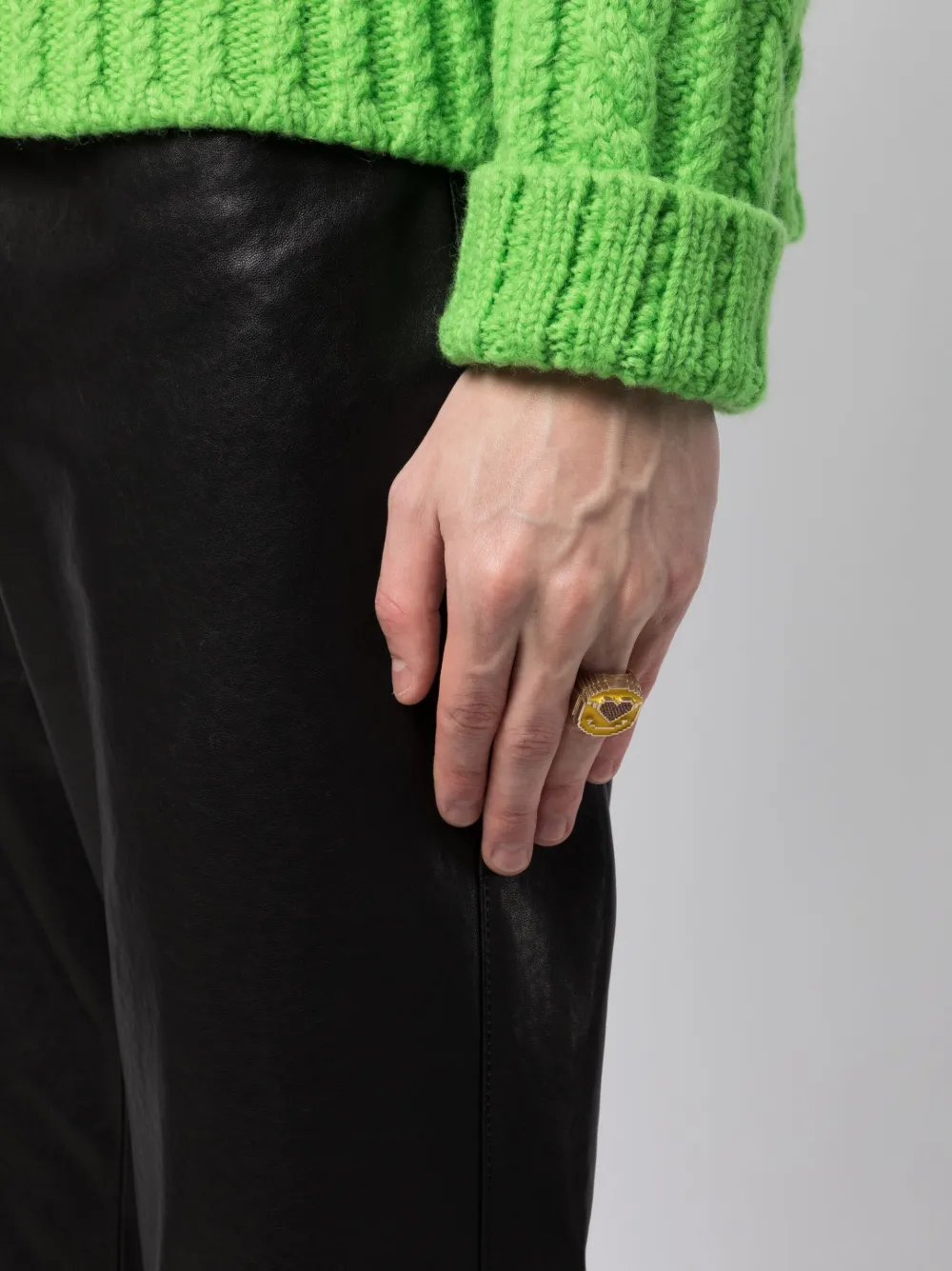 Damen Natasha Zinko Ring Mit Smiley-Herz In Pixeloptik 2 Damen Natasha Zinko Ring Mit Smiley-Herz In Pixeloptik – Bild 2